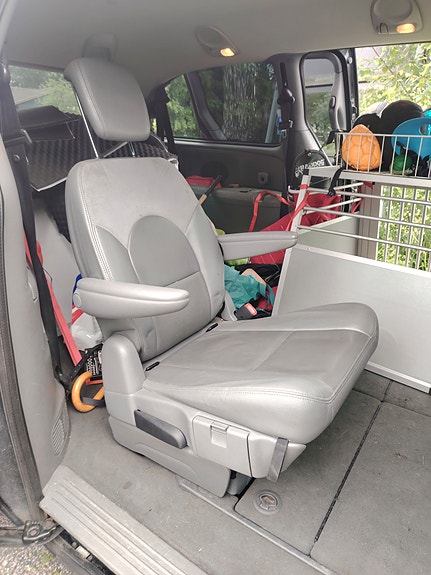 Takaistuimet nahkaa Chrysler Grand Voyager 2005