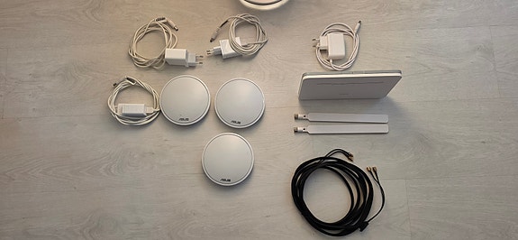 ASUS Lyra Mesh 3 kpl + Huawei B535-232 4G-reititin