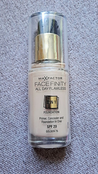 Uusi Max Factor Facefinity 3in1 Meikkivoide (Sävy: Golden 75)