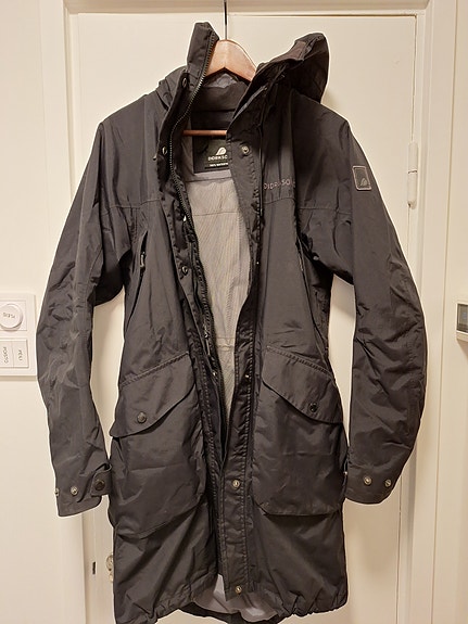 Musta Didriksonin Thelma-parka, koko 38