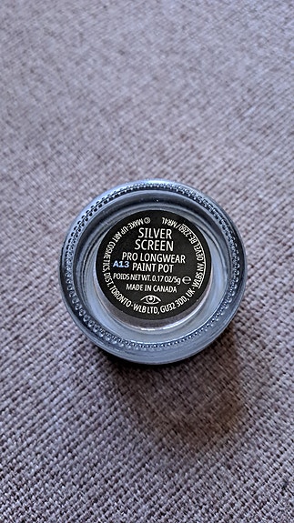 Uusi MAC Pro Longwear Paint Pot – sävy Silver Screen