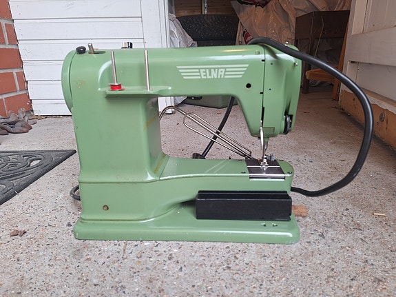Elna Supermatic vanha ompelukone