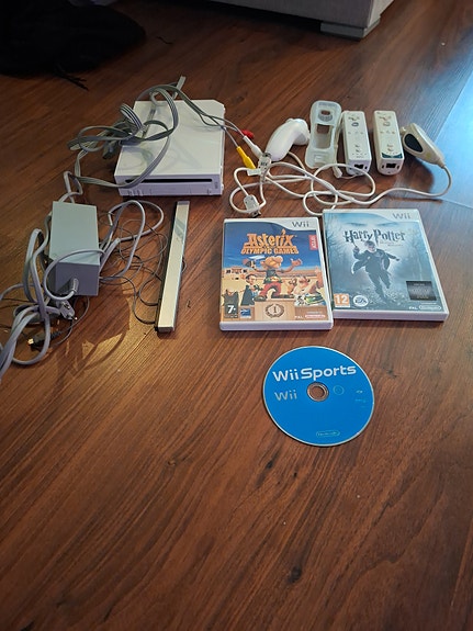 Nintendo Wii pelikonsoli valkoinen