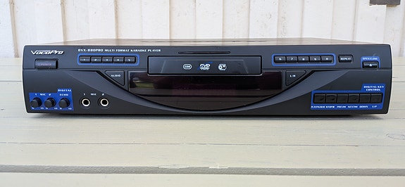 Karaoke/DVD/CD soitin