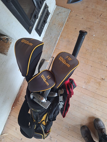 Wilson golfmailasetti ja bägi