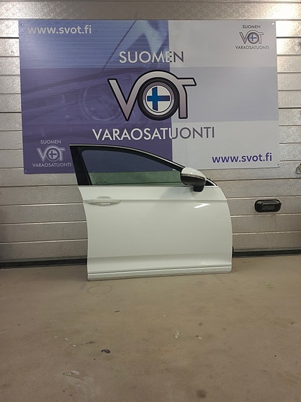 Passat B8 oikea etuovi