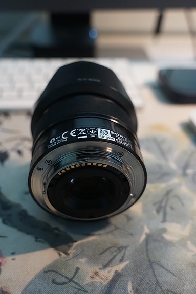 Sony E 35mm f/1.8 OSS -objektiivi