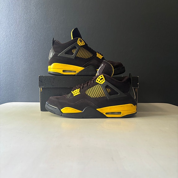 Nike Air Jordan 4 Retro "Thunder"