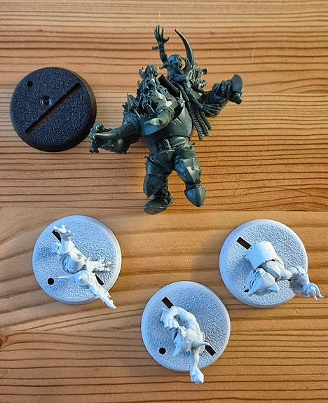 Blood Bowl Varag & Goblin Bruiser Linemenit