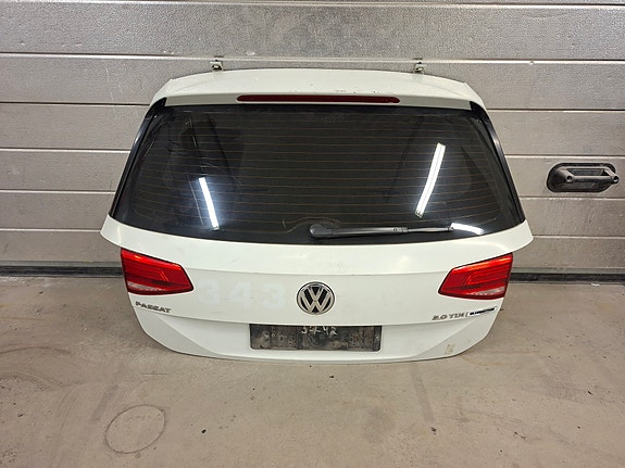 Passat B8 Takaluukku
