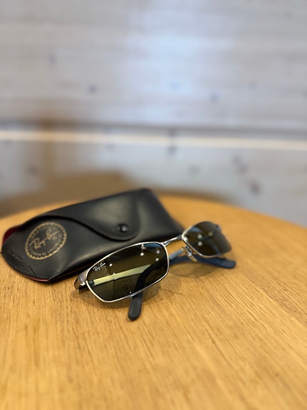 Aidot Ray-Ban RB3190 Flight aurinkolasit + kotelo