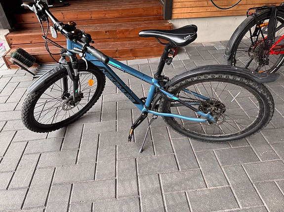 Nakamura Shadow 26” + valot ja lukko
