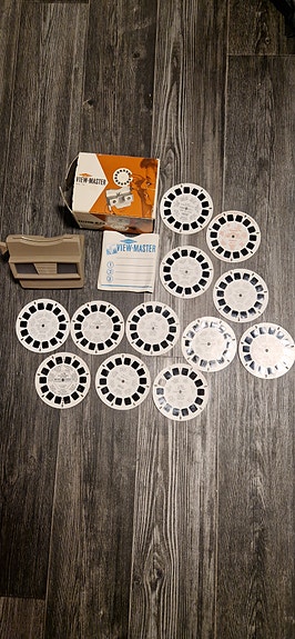 View-Master katselulaite ja 12 kiekkoa