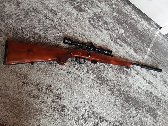 Baikal IJ18 haulikko ja Toz pienoiskivääri