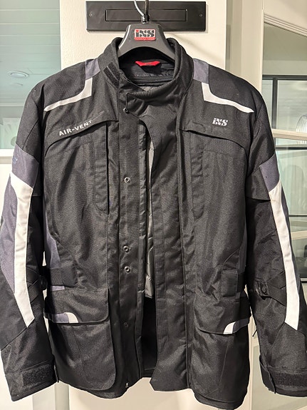 IXS Air Guard ajotakki ja ajohousut musta