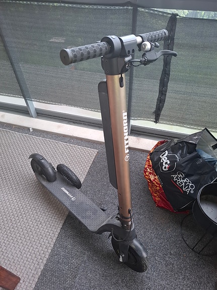 FitNord Reach sähköpotkulauta 350 W