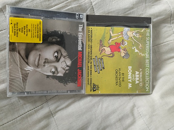 Michael Jackson ja Abba/Boney M CD-levyt