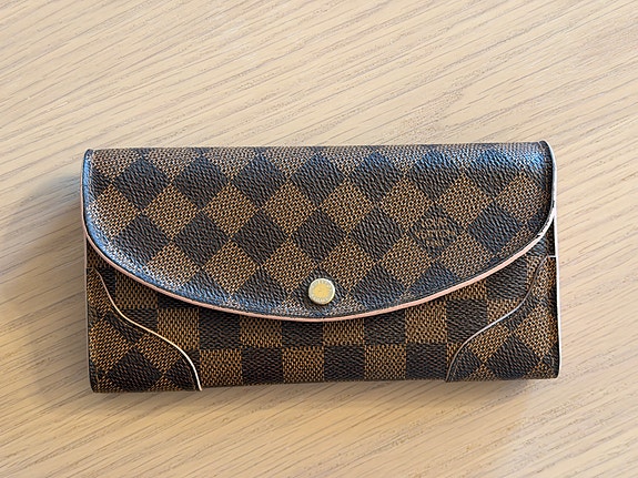 Louis Vuitton Caissa lompakko
