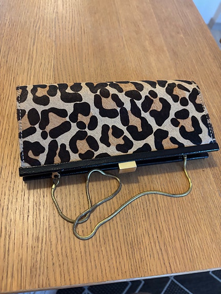 Steve Madden tekonahkainen leopardikuvioinen iltalaukku
