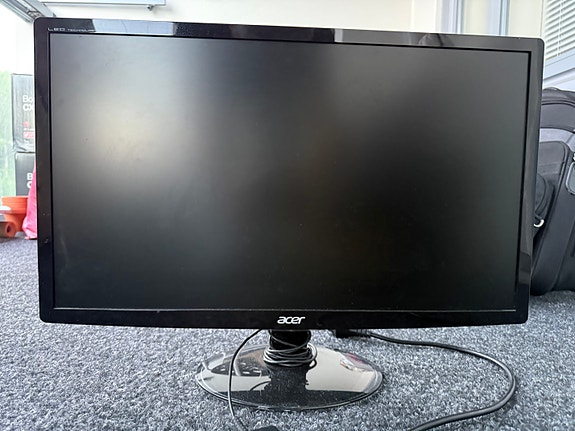 Acer 24" LCD-näyttö HDMI/DVI/VGA
