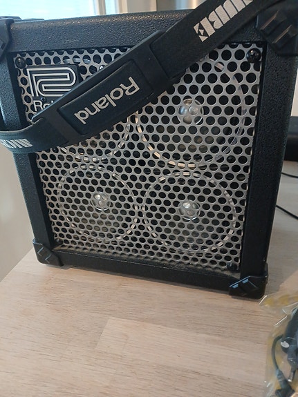 Roland Micro Cube RX kitaravahvistin