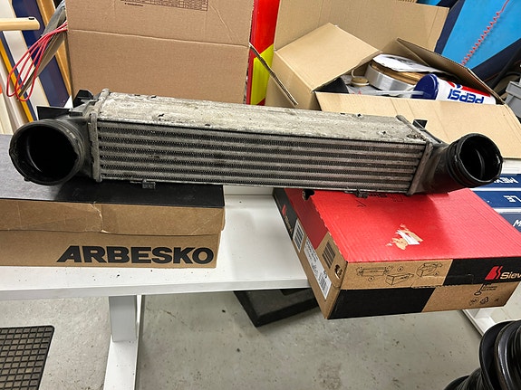 Bmw N57 7800680-01 välijäähdytin