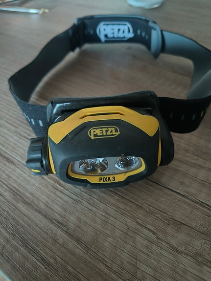 Otsavalaisin Petzl Pixa 3 ATEX