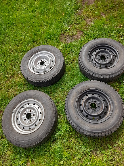 Pakettiauton renkaat