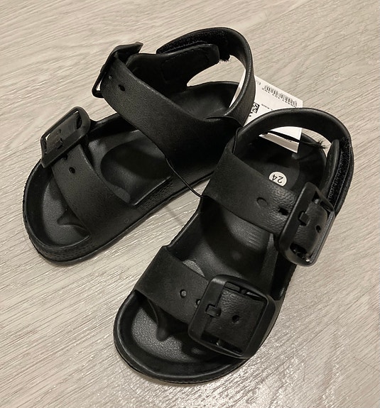 Lasten sandaalit 24