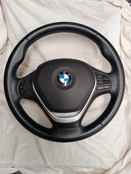 Alkuperäinen BMW F3X ohjauspyörä