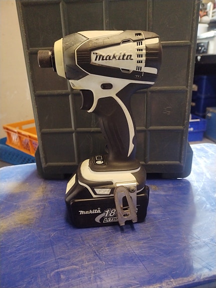 Makita BTD146 18V iskevä ruuvinväännin