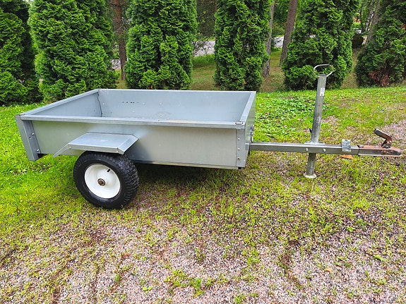 Mönkijän kärry / Puutarha traktorin kärry