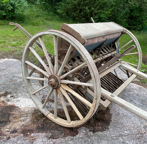 Hevosvetoinen kylvökone