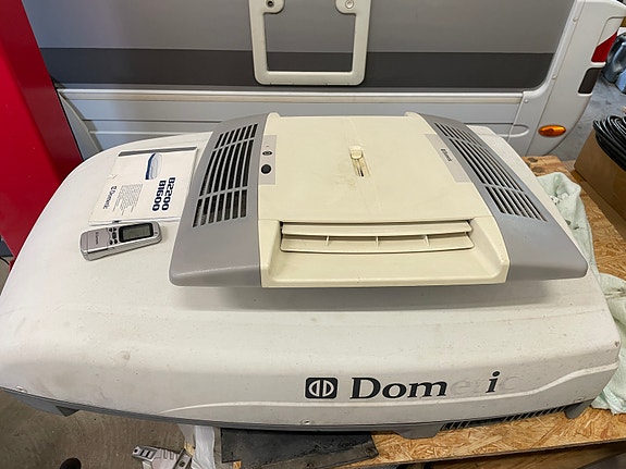Dometic B2200 kattoilmastointi