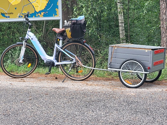 Polkupyörän puinen perävaunu