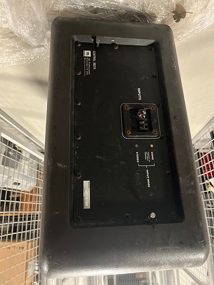 JBL kaiutin