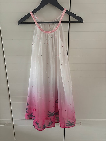 Tyttöjen mekko koko 146