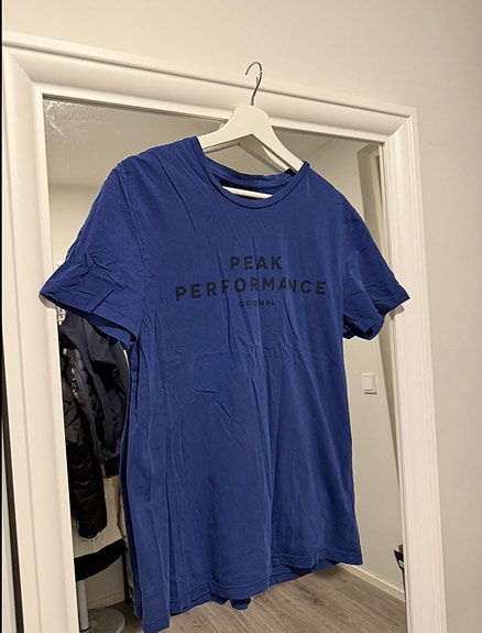 Peak Performance t-paita