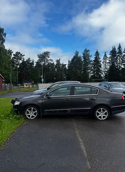 Volkswagen Passat myydään osina