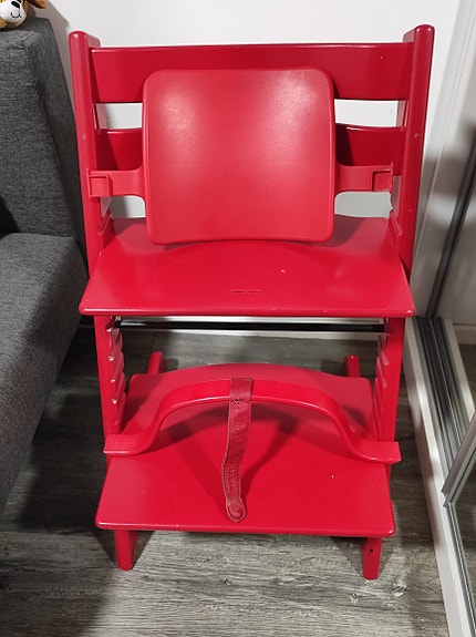 Stokke Tripp Trapp -syöttötuoli (+baby set)