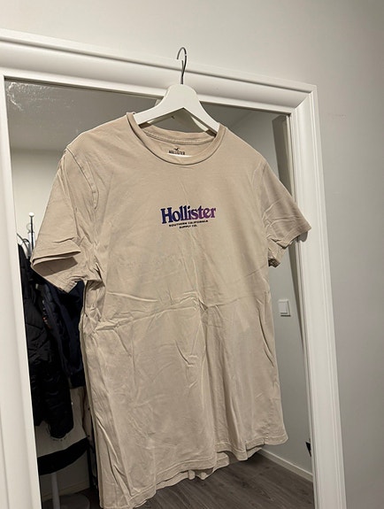 Hollister t-paita