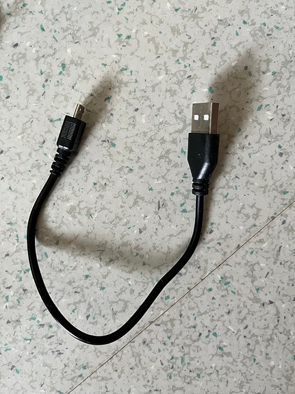 Micro-USB-latauskaapeli