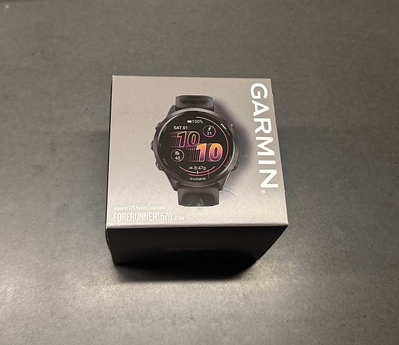 Garmin Forerunner 570 GPS-urheilukello (uudenveroinen)