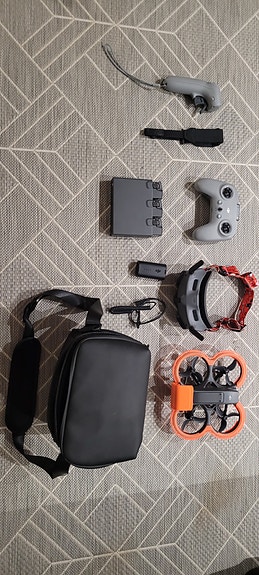 DJI Avata 2 Fly More Combo + extrat
