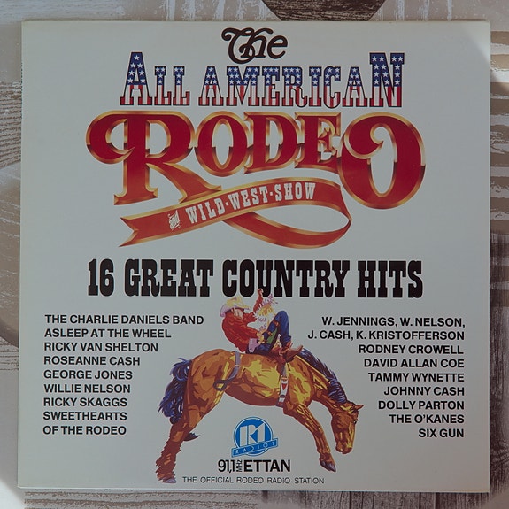 Kokoelma: 16 Great Country Hits - The All American Rodeo And Wild-West-Show
