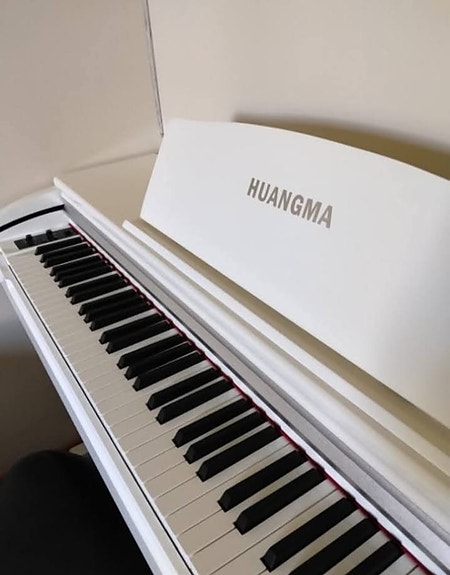 Huangma valkoinen digitaalipiano