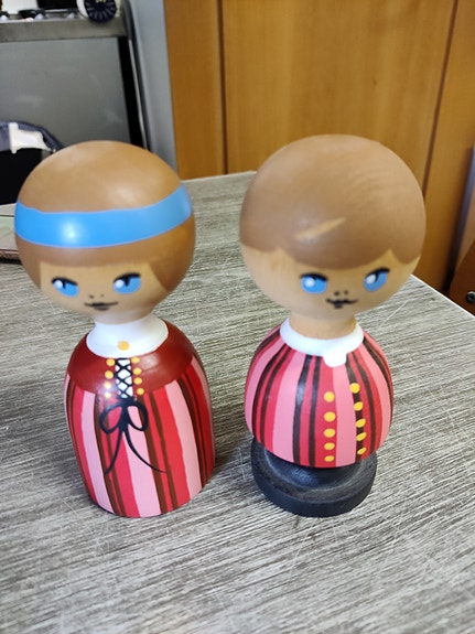Kupittaan Savi puunuket pari, käsinmaalatut