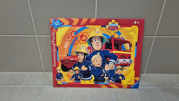 *Palomies Sami -palapeli, Ravensburger (33 palaa)*
