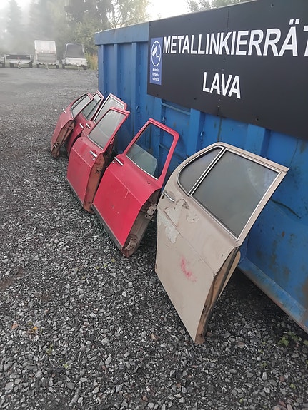 saab 99 ovia takaluukku paljon muitakin osia hinta alkaen 10e