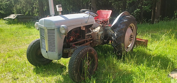 MF Diesel traktori